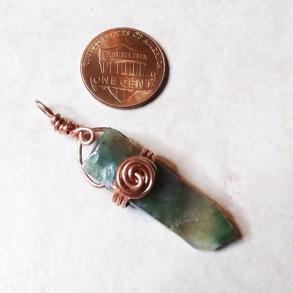 🍂🍁🍃 3/$25! Green Natural Agate Bar Pendant. Minimalist Copper Wire Wrap Bail - Picture 5 of 8